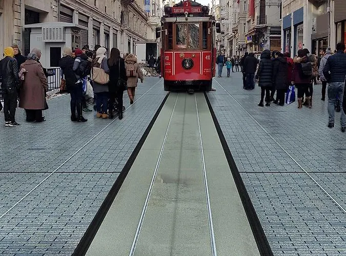 Paradise ホテル 3*