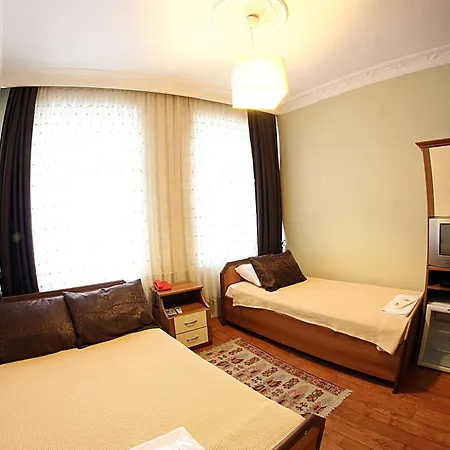 Paradise Szálloda 3*
